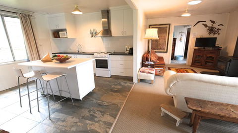 Sisters Beach House - Accommodation ACT 2