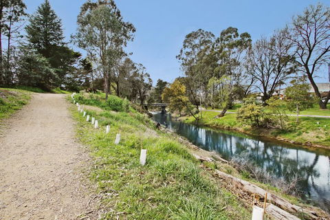 Snowstream Riverside Apartments - Unit 2 - Accommodation ACT 3