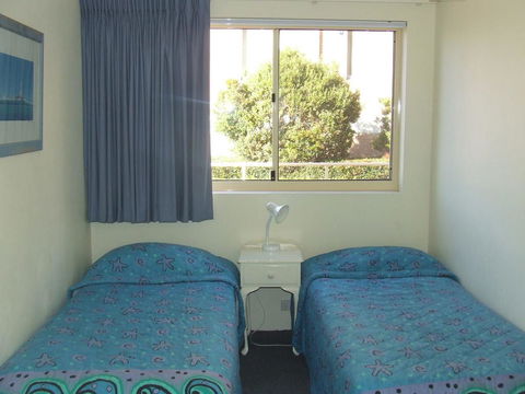 South Pacific, Unit 2/13-15 Shoal Bay Road - Accommodation ACT 3