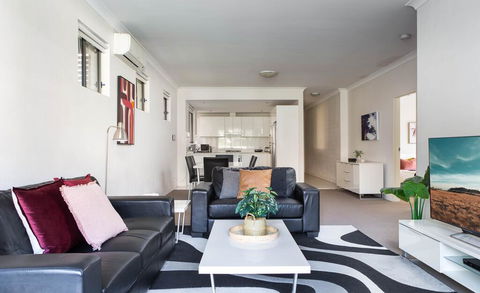 Spacious Two-Bedroom Apartment Near Hospital - Accommodation ACT 0