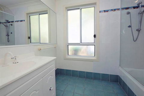 SPINNAKER 2 - Accommodation ACT 2
