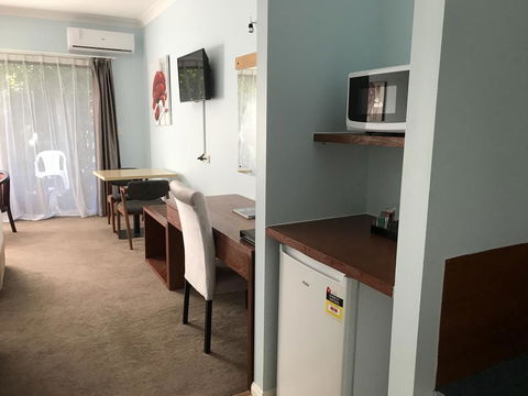 Springwood Motor Inn - Accommodation ACT 3