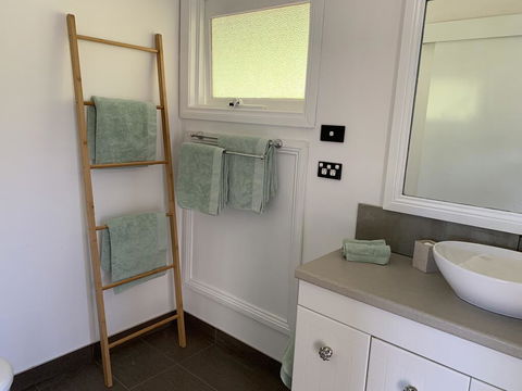 Stephanies Country Cottages - Accommodation ACT 3