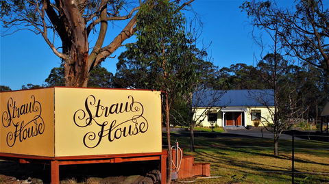 Straw House B And B - Accommodation ACT 0