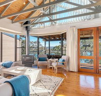 STUNNING WATERFRONT ESCAPE AT DALEYS POINT - Accommodation ACT
