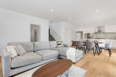 Style, Comfort And Convenience - Accommodation ACT 0