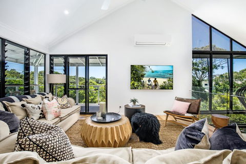 Stylish And Spacious Masterpiece, Sunshine Beach - Accommodation ACT 2