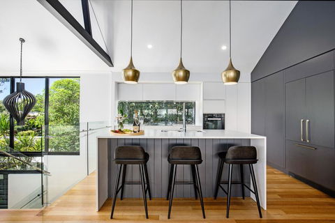 Stylish And Spacious Masterpiece, Sunshine Beach - Accommodation ACT 3
