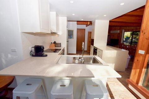 Sublime Cedar Lodge Leura - Accommodation ACT 2