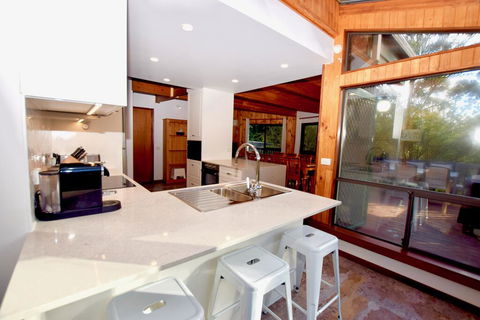 Sublime Cedar Lodge Leura - Accommodation ACT 3