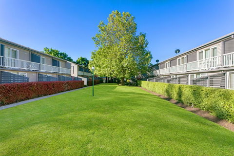 Summer East Apartments - Accommodation ACT 0