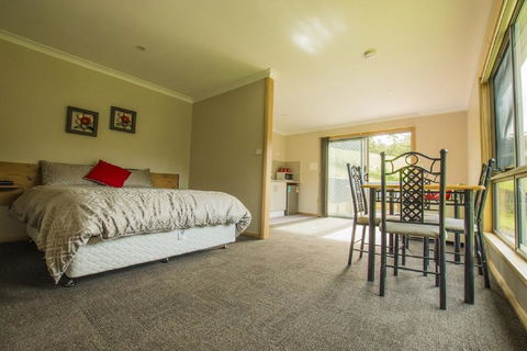 Sunny Gum - Accommodation ACT 3