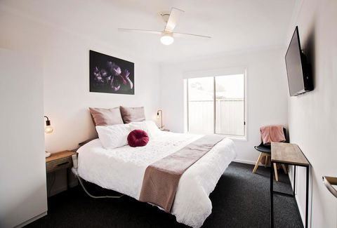 Sunny Shackell - Echuca Moama Holiday Accommodation - Accommodation ACT 0