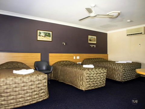 SunPalms Motel - Accommodation ACT 3