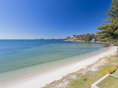 Sunrise Waters', 2/63 Soldiers Point Road - Stunning Waterfront Property - Accommodation ACT 1