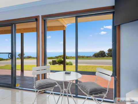 Sunset Cove Beach House - Accommodation ACT 3