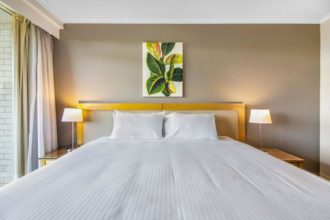 Super Convenient Apartment With Garden Views - Accommodation ACT 1