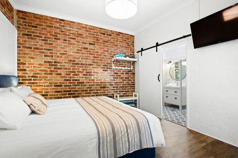 Surfaris Retreat - Accommodation ACT 1