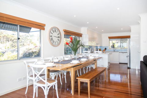 Surfers Beach House - Accommodation ACT 1