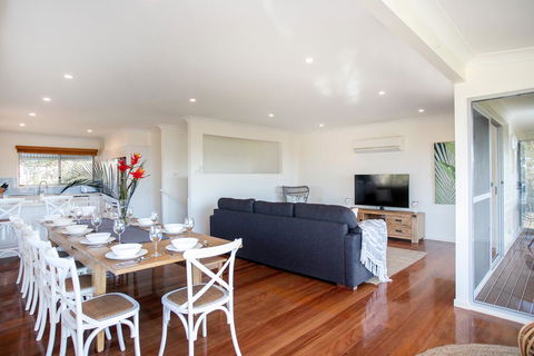 Surfers Beach House - Accommodation ACT 2