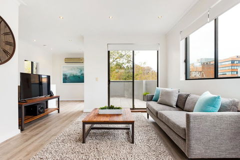 Surry Hills Modern Self-Contained One-Bedroom Apartment (19 FOV) - Accommodation ACT 1