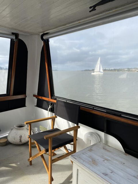 Swamp Fox Luxury 2BR Dutch Barge - Accommodation ACT 3