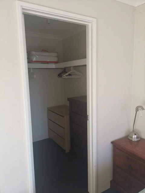 Swan House - Accommodation ACT 3