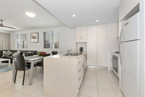 SWIM UP DRIFT APARTMENT 12 South - Accommodation ACT 2