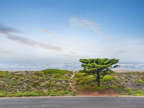 Tahren Beachfront Shack - Accommodation ACT 3