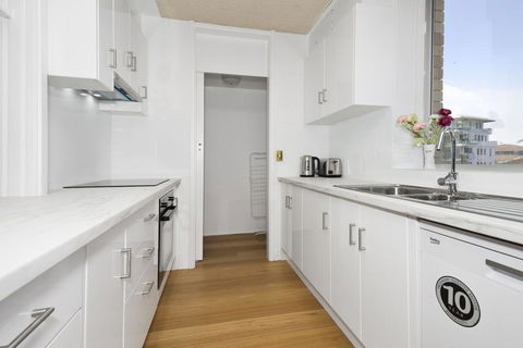Tasman Towers - Unit 13 - Accommodation ACT 2
