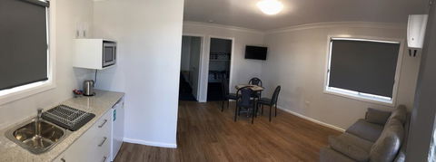 Terminus Hotel - Accommodation ACT 2