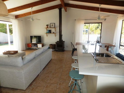 TERRIFIC ON TAMARA CRESCENT - Accommodation ACT 2