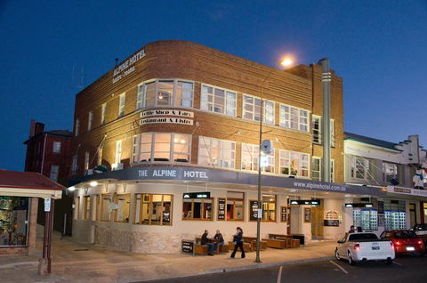 The Alpine Hotel - Accommodation ACT 0