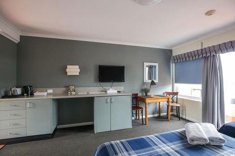 The Bayview Hotel - Accommodation ACT 2