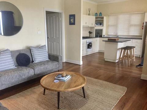 The Beach House & Villas - Accommodation ACT 3