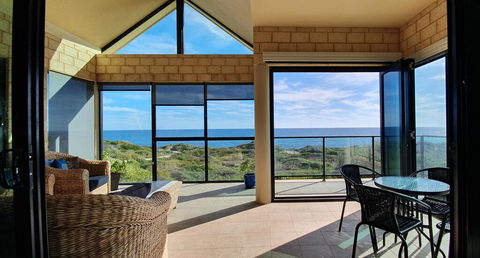 The Beach House - Port Bouvard - Accommodation ACT 0