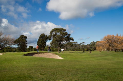 Pearl Hawley Beach - Accommodation ACT 44