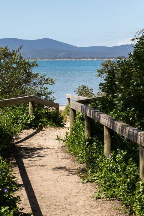 Pearl Hawley Beach - Accommodation ACT 42