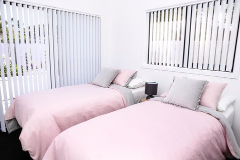 Pearl Hawley Beach - Accommodation ACT 28