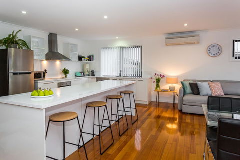 Pearl Hawley Beach - Accommodation ACT 6