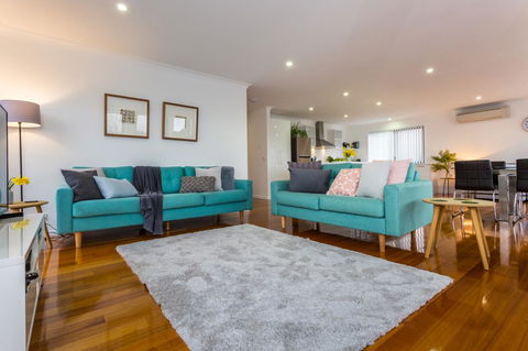Pearl Hawley Beach - Accommodation ACT 9