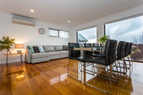 Pearl Hawley Beach - Accommodation ACT 8