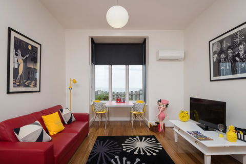Penguin Waterfront Escape - Accommodation ACT 16