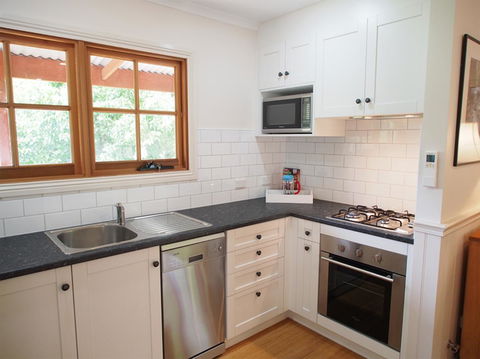 Tahara Cottage - Accommodation ACT 4