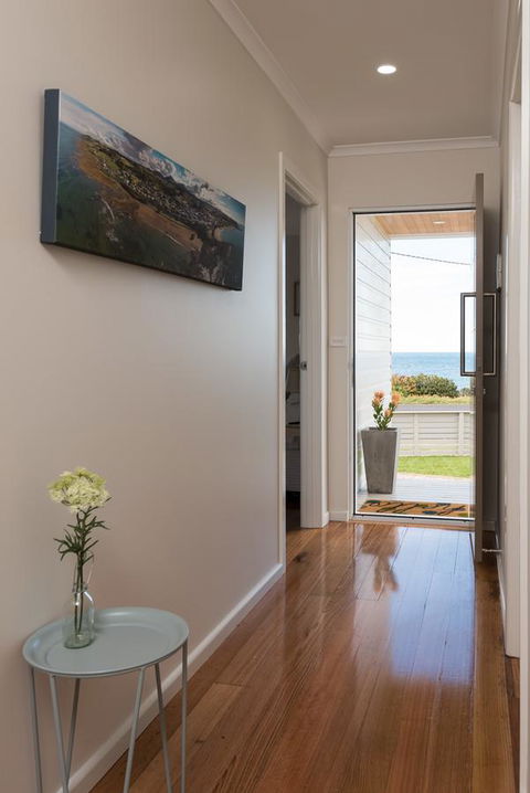 Penguin Beach House - Accommodation ACT 8