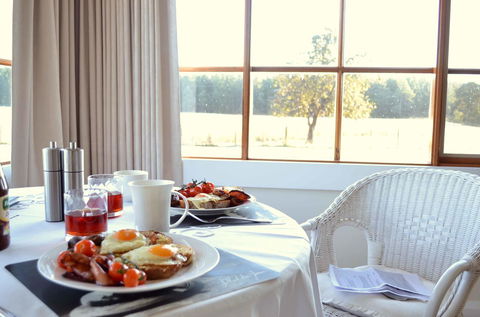 Buttons Cottage For Canyon & Rain Forest Walks With In House Dining - Accommodation ACT 28