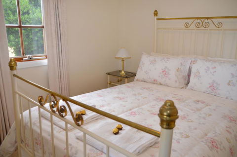 Buttons Cottage For Canyon & Rain Forest Walks With In House Dining - Accommodation ACT 19