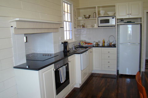 Buttons Cottage For Canyon & Rain Forest Walks With In House Dining - Accommodation ACT 26