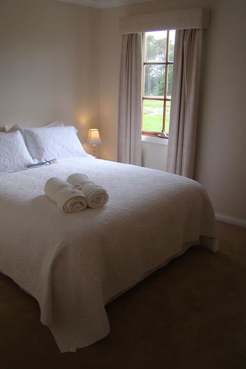 Buttons Cottage For Canyon & Rain Forest Walks With In House Dining - Accommodation ACT 18