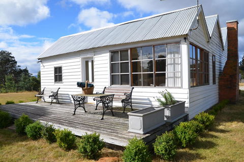 Buttons Cottage For Canyon & Rain Forest Walks With In House Dining - Accommodation ACT 5